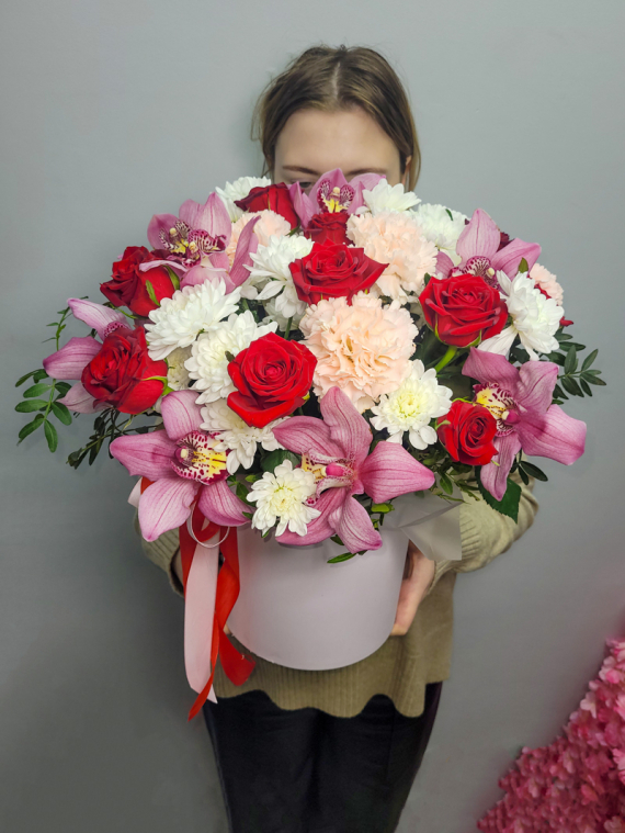 Оригинальная композиция «Дикая орхидея» в шляпной коробке – купить в Тамбове